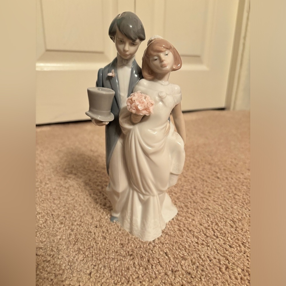 Elegant Wedding Couple Lladro Figurine